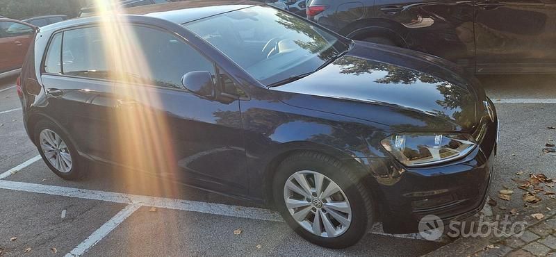 Usata VW Golf VII 110 CV (80 kW) 2013 Blu Berlina