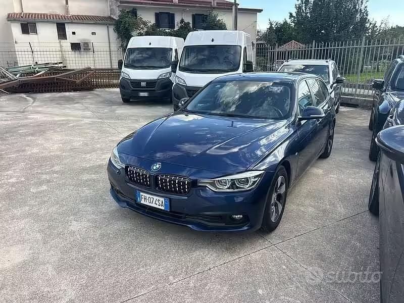 Usata BMW 320 Advantage 163 CV (119 kW) 2017 Blu Station wagon