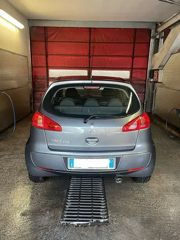 Usata Mitsubishi Colt Invite 95 CV (69 kW) 2005 Utilitaria