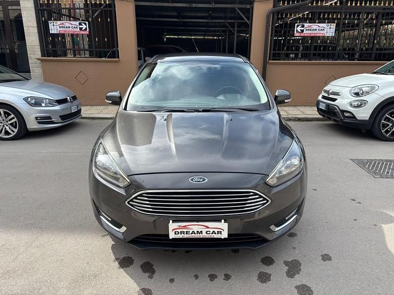 Usata Ford Focus Titanium 120 CV (88 kW) 2017 Grigio Berlina