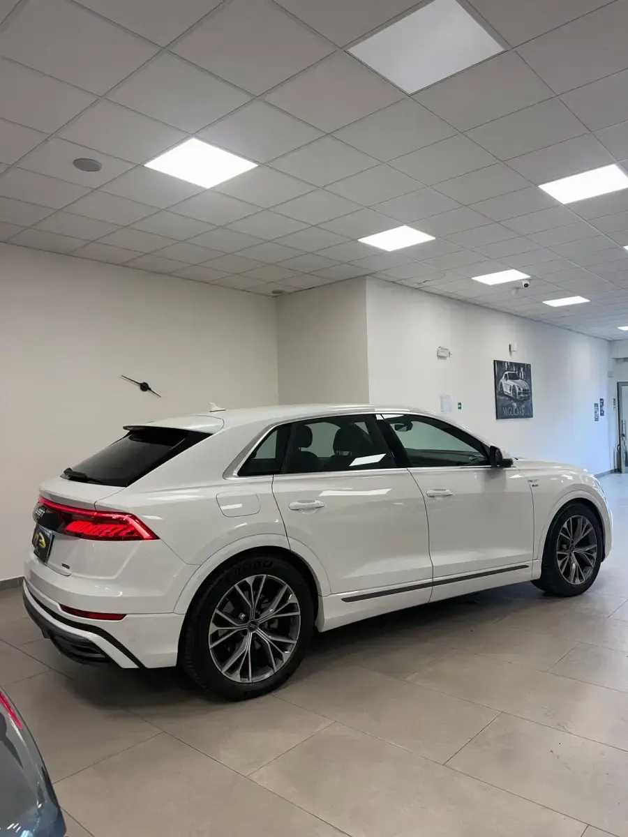 Usata Audi Q8 Sport 285 CV (209 kW) 2021 Bianco SUV