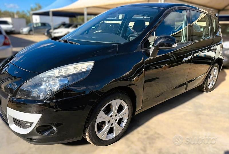 Usata Renault Scénic III 110 CV (80 kW) 2011 Nero Monovolume