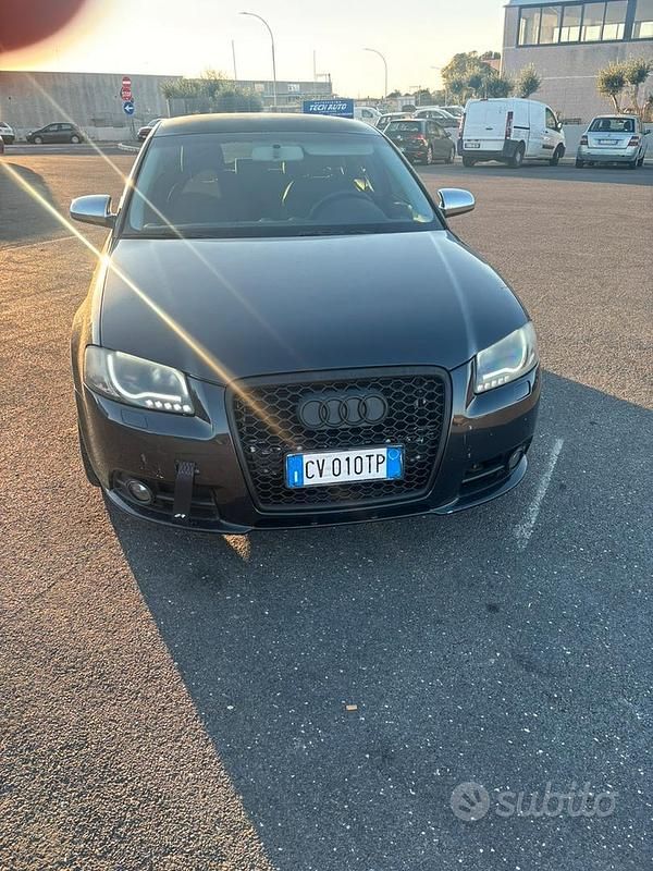 Nero Usata 2004 Audi A3 Tre volumi | 2500 € (Buon prezzo) - Immagine 1/4