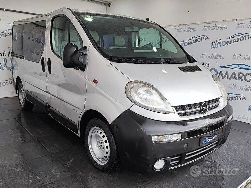 Usata Opel Vivaro 2003 Grigio Monovolume