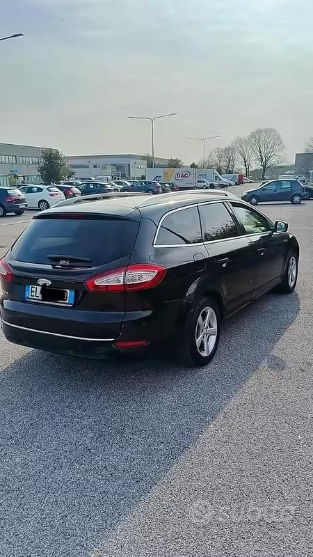 Usata Ford Mondeo 163 CV (119 kW) 2012 Nero Station wagon