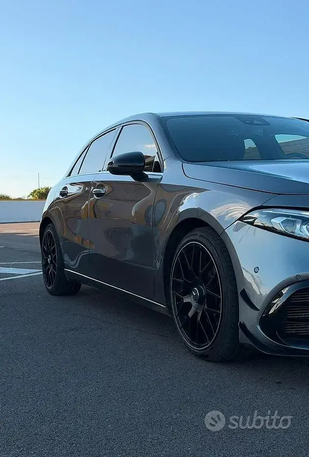 Usata Mercedes A180 116 CV (85 kW) 2019 Grigio Berlina