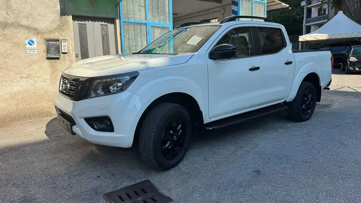 Usata Nissan Navara N-Connecta 190 CV (139 kW) 2021 Bianco Pick-up