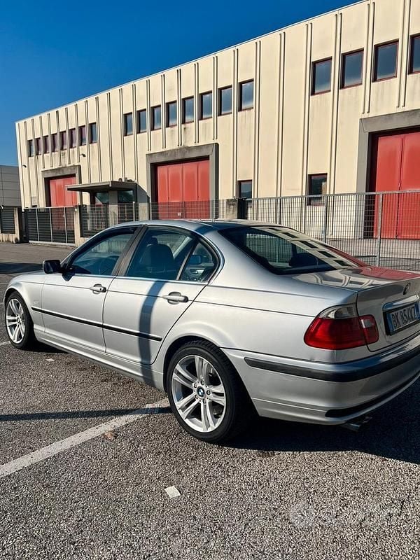 Usata BMW 330 1999 Grigio Berlina