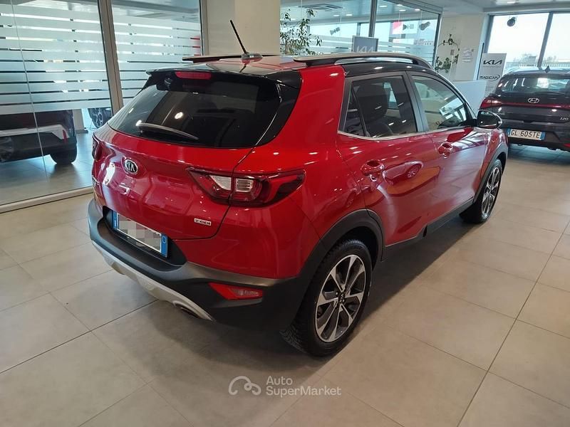 Usata Kia Stonic 110 CV (80 kW) 2018 Rosso SUV