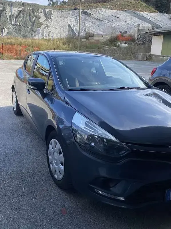 Usata Renault Clio Expression 75 CV (55 kW) 2017 Utilitaria