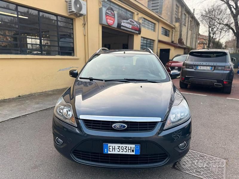 Usata Ford Focus 109 CV (80 kW) 2011 Grigio Station wagon