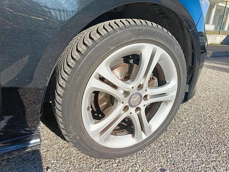 Usata Mercedes A180 109 CV (80 kW) 2015 Nero Berlina