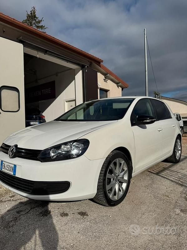 Usata VW Golf VII Comfortline 105 CV (77 kW) 2012 Bianco Berlina