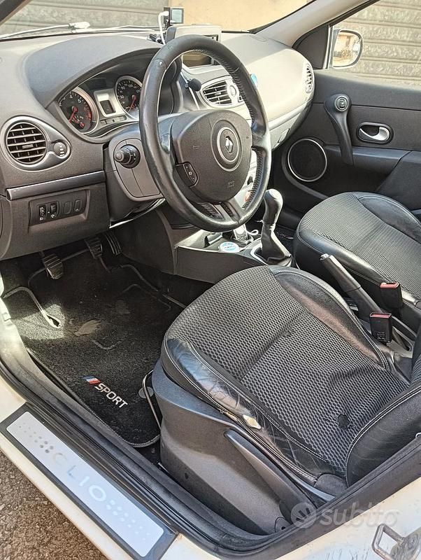 Usata Renault Clio III 101 CV (74 kW) 2010 Bianco Utilitaria