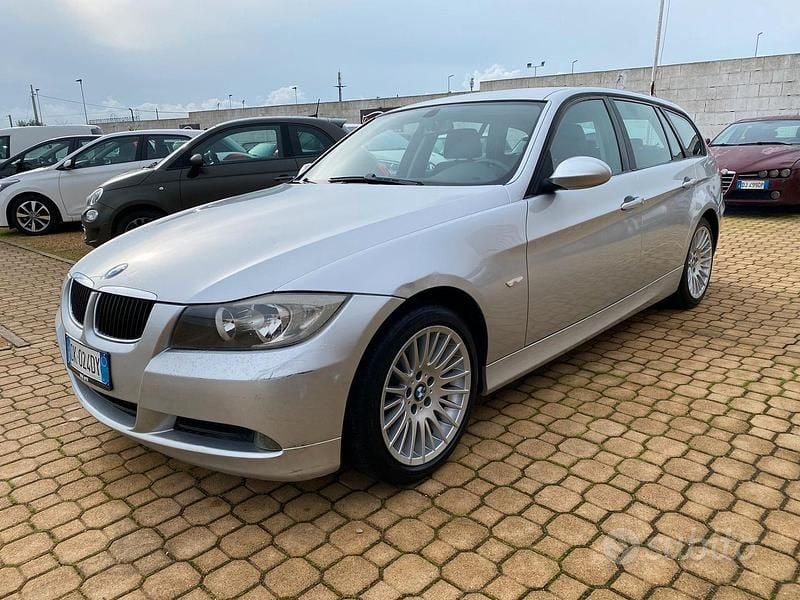 Grigio Usata 2007 BMW 320 Efficient Dynamics Station wagon | 4990 € (Cara) - Immagine 1/4