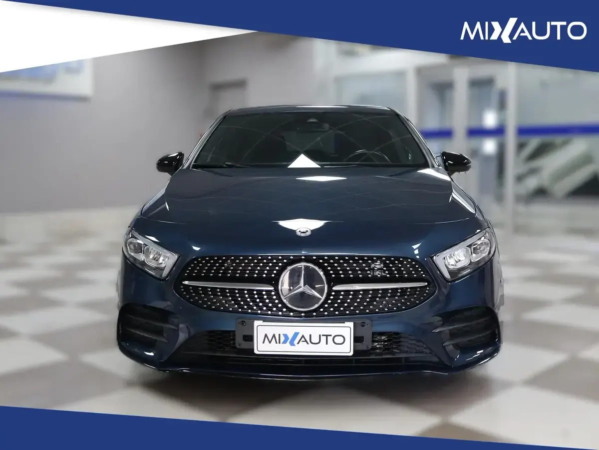Usata Mercedes A180 AMG Line Premium 116 CV (85 kW) 2022 Viola Berlina