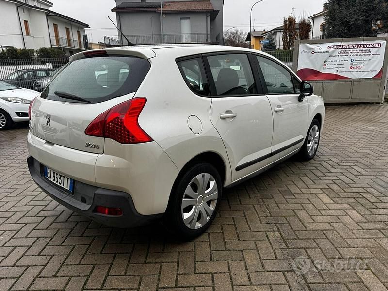 Usata Peugeot 3008 Active 120 CV (88 kW) 2011 Bianco Station wagon
