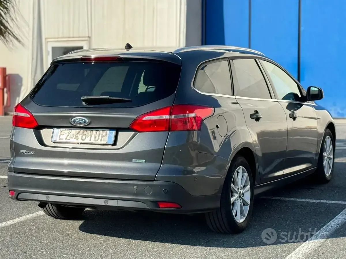 Usata Ford Focus Titanium 125 CV (91 kW) 2015 Grigio Station wagon