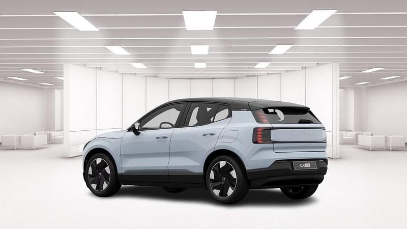 Usata Volvo EX30 Plus 75 kW (102 CV) 2025 Cloud blue SUV