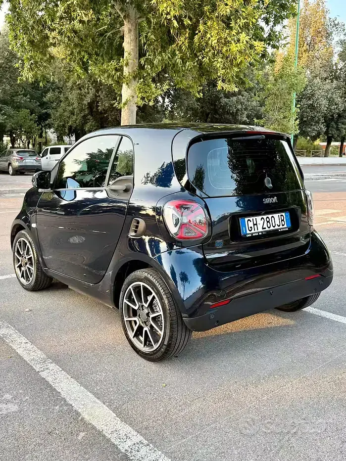 Usata Smart ForTwo Electric Drive Brabus 41 kW (56 CV) 2021 Blu Berlina