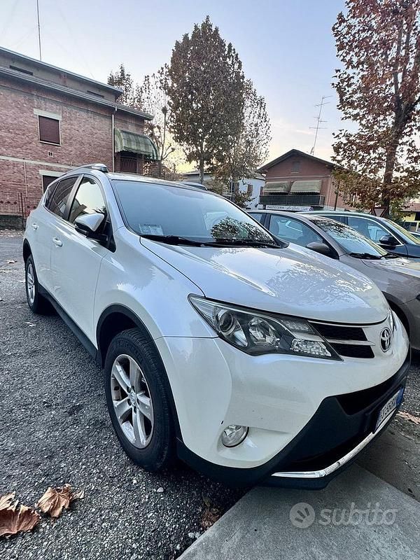 Bianco Usata 2013 Toyota RAV4 Tre volumi | 11.400 € - Immagine 1/4