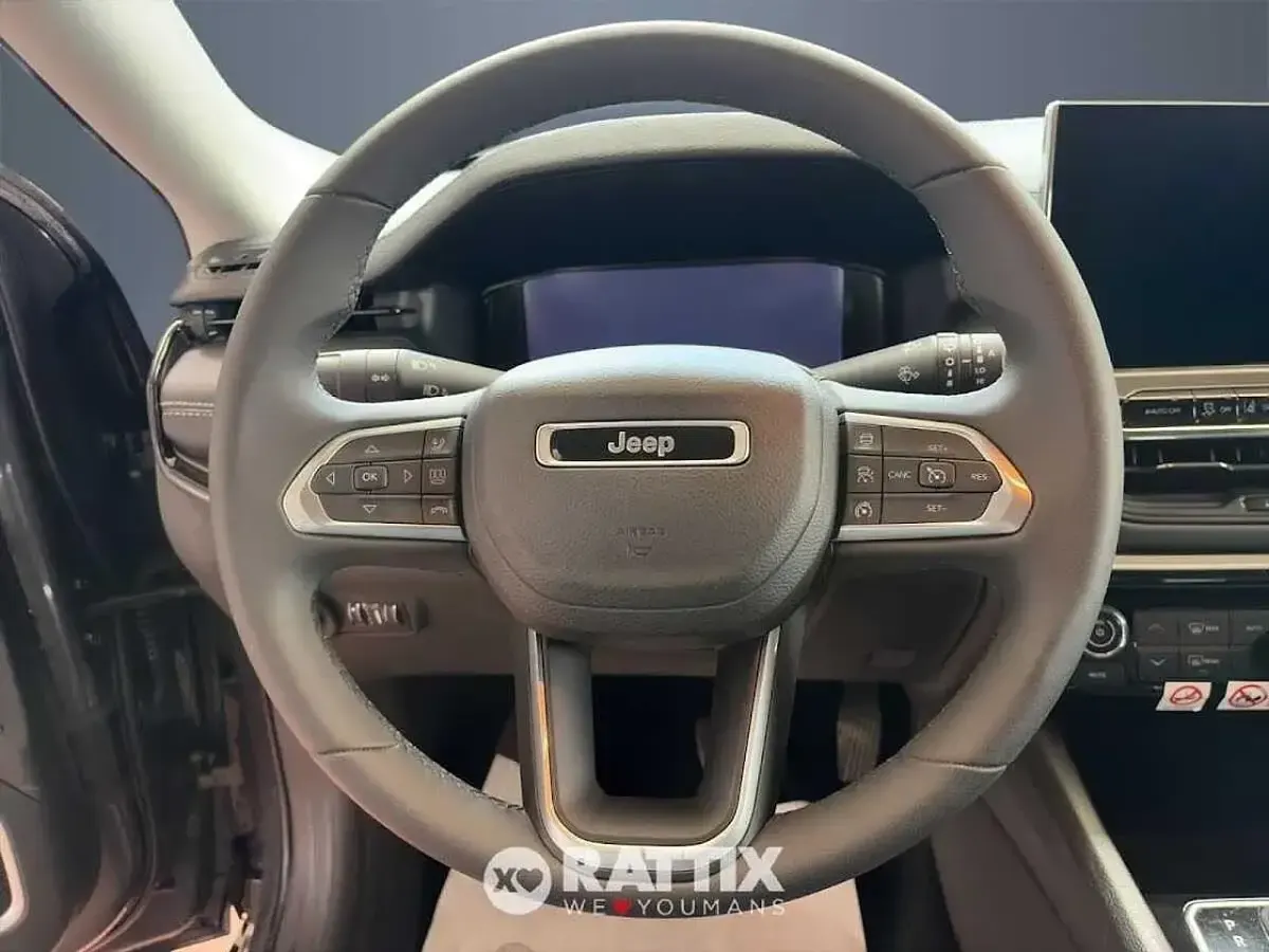 Usata Jeep Compass Summit 131 CV (96 kW) 2025 Grey graphite SUV