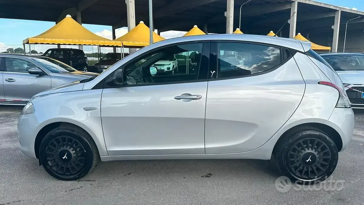 Usata Lancia Ypsilon S 95 CV (69 kW) 2015 Grigio Utilitaria