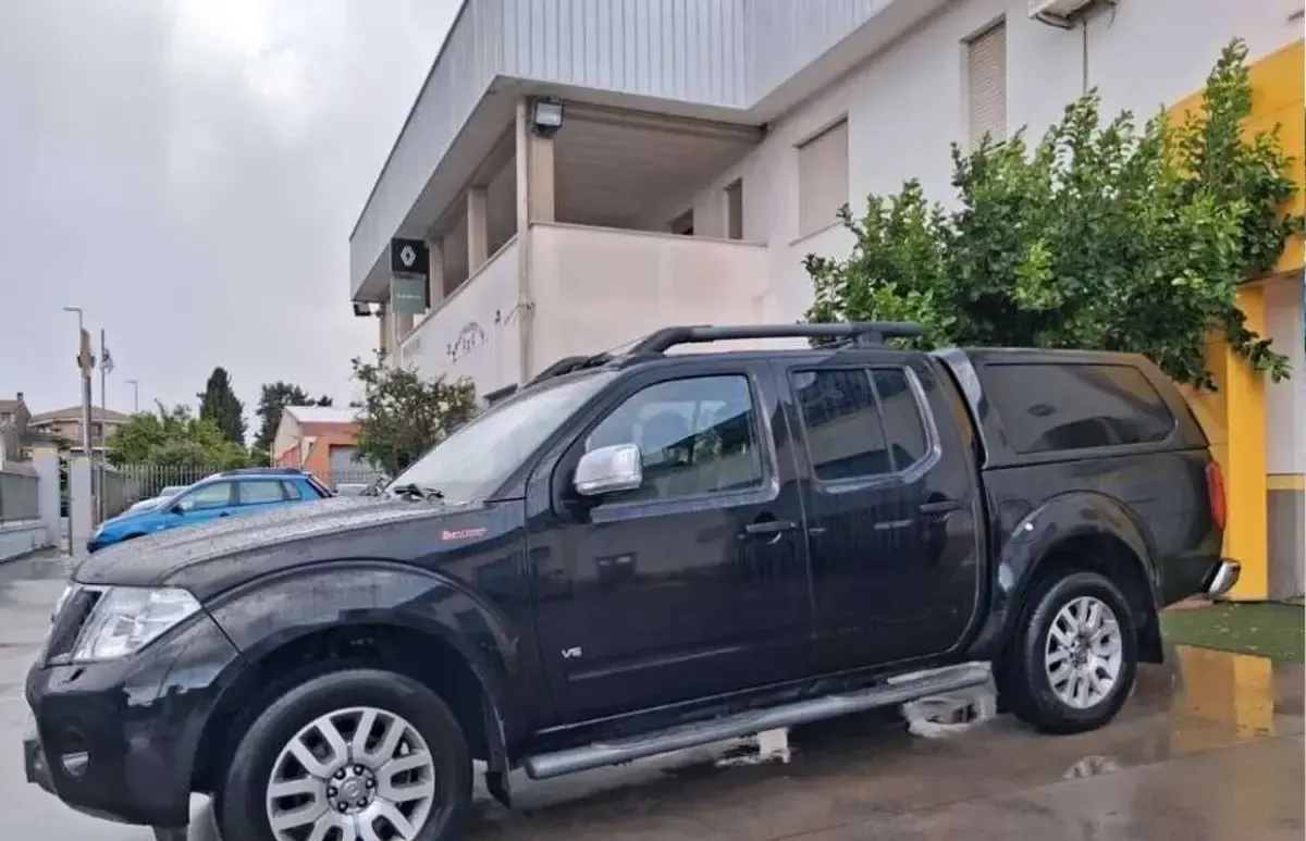 Usata Nissan Navara 231 CV (169 kW) 2011 Nero Pick-up