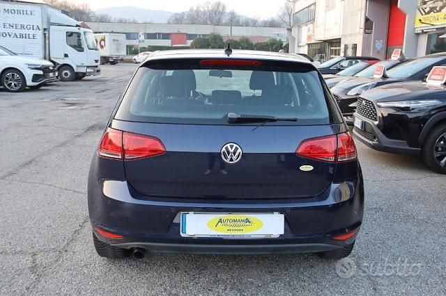 Usata VW Golf VII Highline 105 CV (77 kW) 2015 Blu Berlina