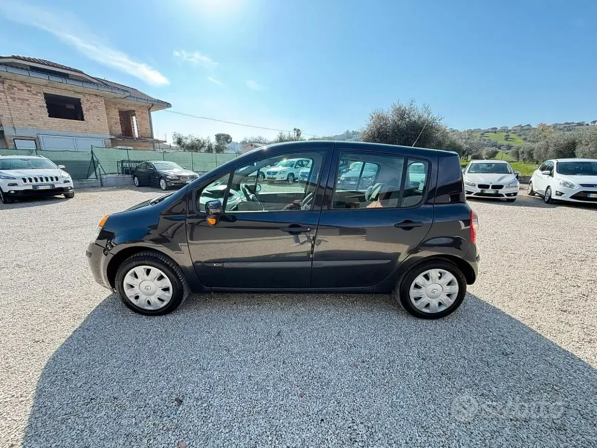 Usata Renault Modus 75 CV (55 kW) 2006 Nero Monovolume
