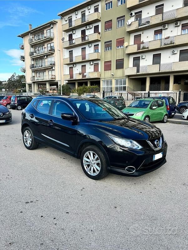 Usata Nissan Qashqai Acenta Premium 131 CV (96 kW) 2015 Nero SUV