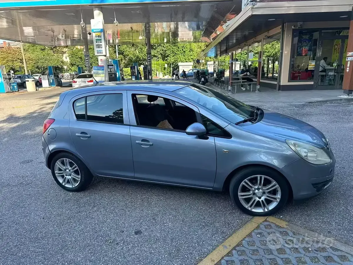 Usata Opel Corsa 80 CV (58 kW) 2009 Grigio Utilitaria