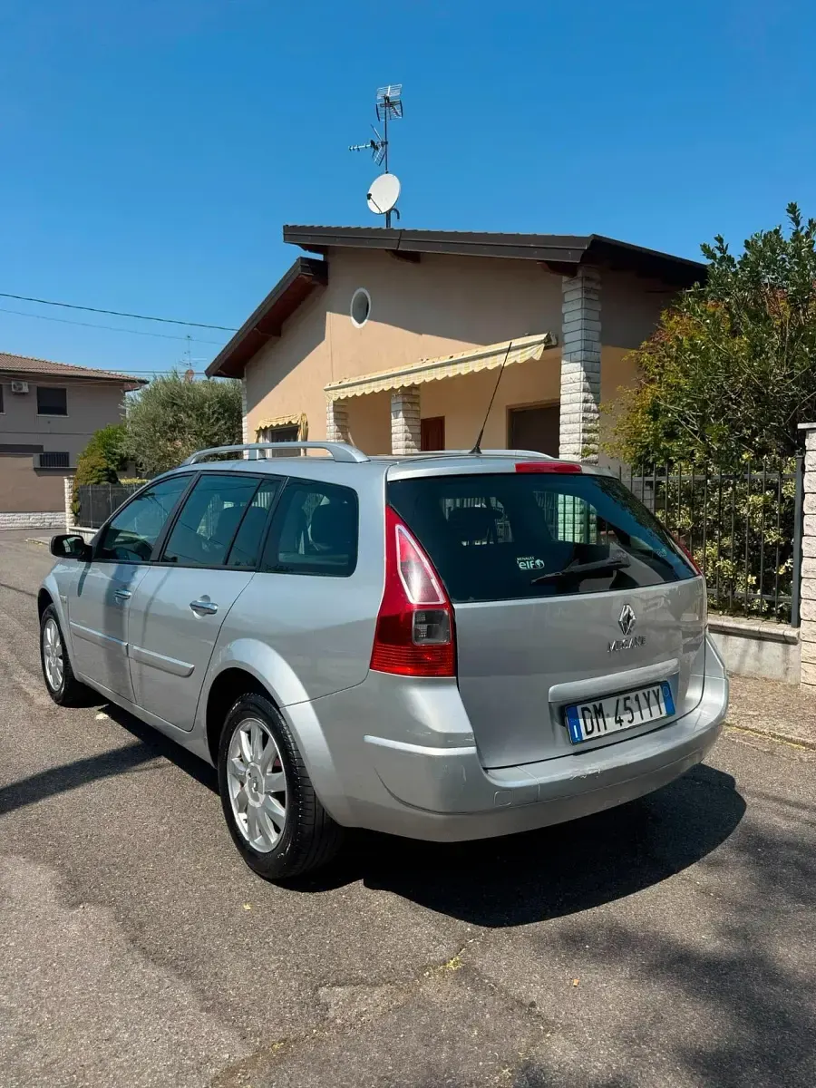 Usata Renault Mégane GrandTour 106 CV (77 kW) 2007 Argento Station wagon