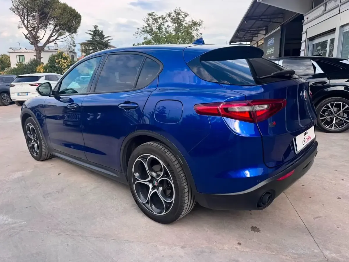 Usata Alfa Romeo Stelvio Sprint 190 CV (139 kW) 2020 Blu SUV