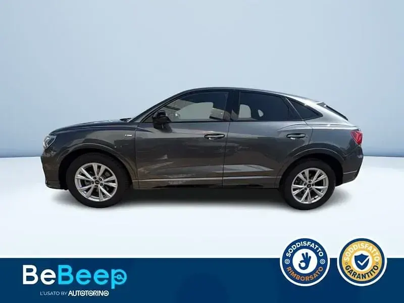 Usata Audi Q3 Sportback S-Line 150 CV (110 kW) 2023 Grigio metallizzato SUV