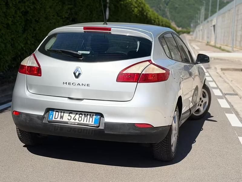 Usata Renault Mégane 90 CV (66 kW) 2009 Argento Berlina