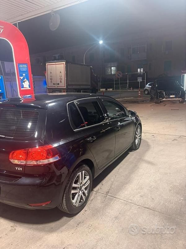 Usata VW Golf VI 110 CV (80 kW) 2010 Nero Utilitaria