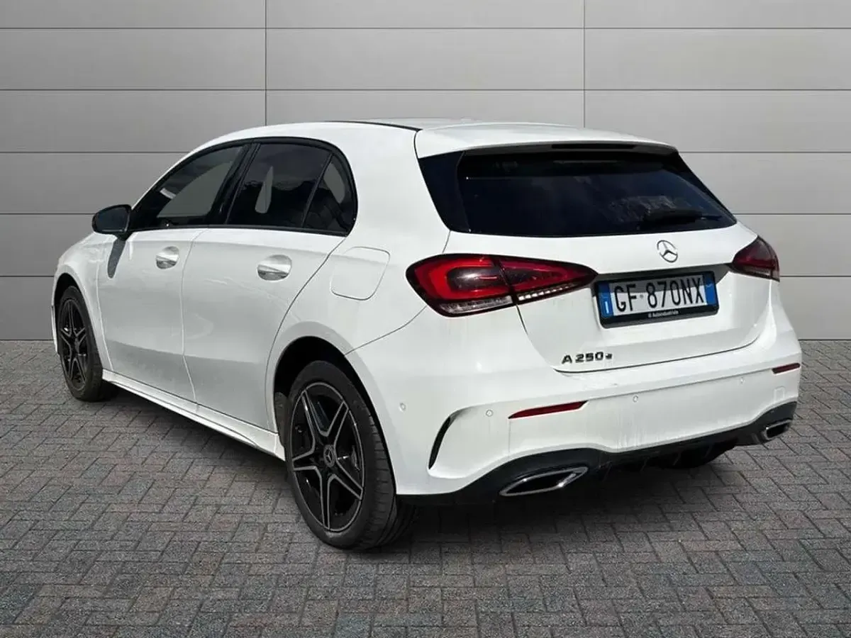 Usata Mercedes A250 Premium 218 CV (160 kW) 2021 Bianco polare Berlina