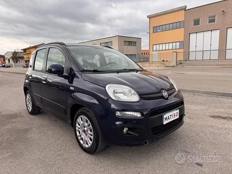 Usata Fiat Panda Lounge 69 CV (50 kW) 2013 Blu Utilitaria