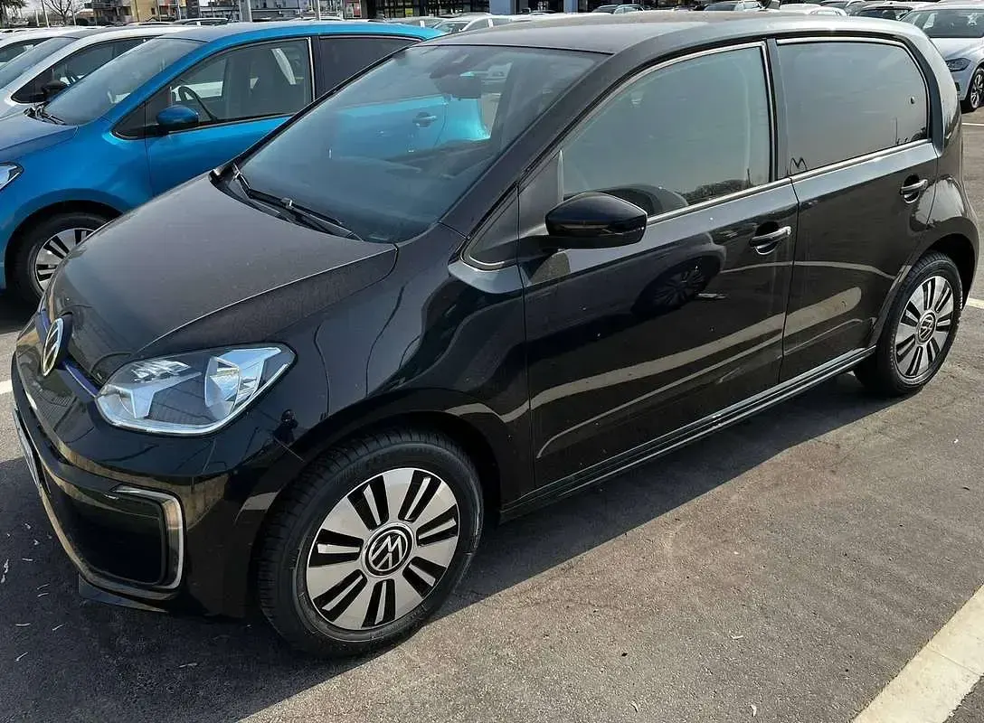Usata VW e-up! 61 kW (83 CV) 2021 Nero Utilitaria