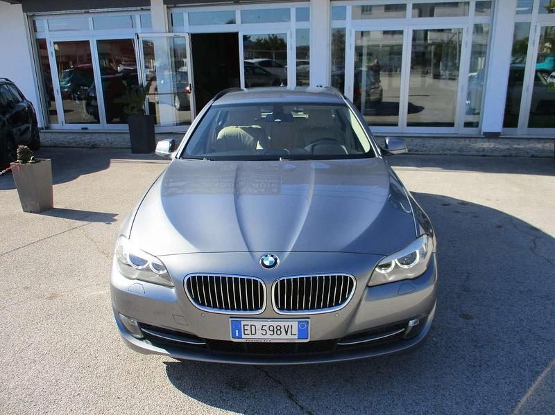 Usata BMW 520 184 CV (135 kW) 2010 Grigio Station wagon