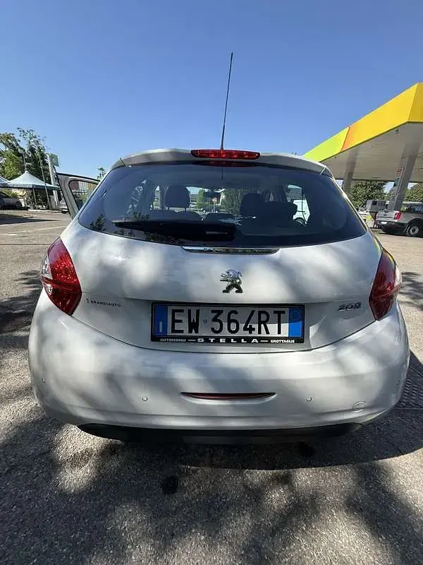 Usata Peugeot 208 Allure 82 CV (60 kW) 2014 Utilitaria