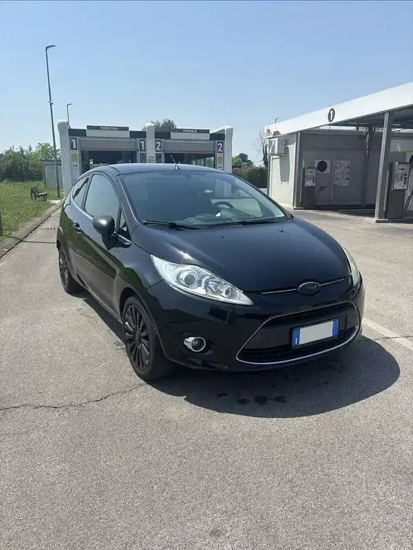 Usata Ford Fiesta Titanium 92 CV (67 kW) 2012 Berlina