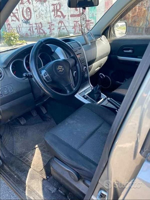 Usata Suzuki Vitara 128 CV (94 kW) 2008 Grigio