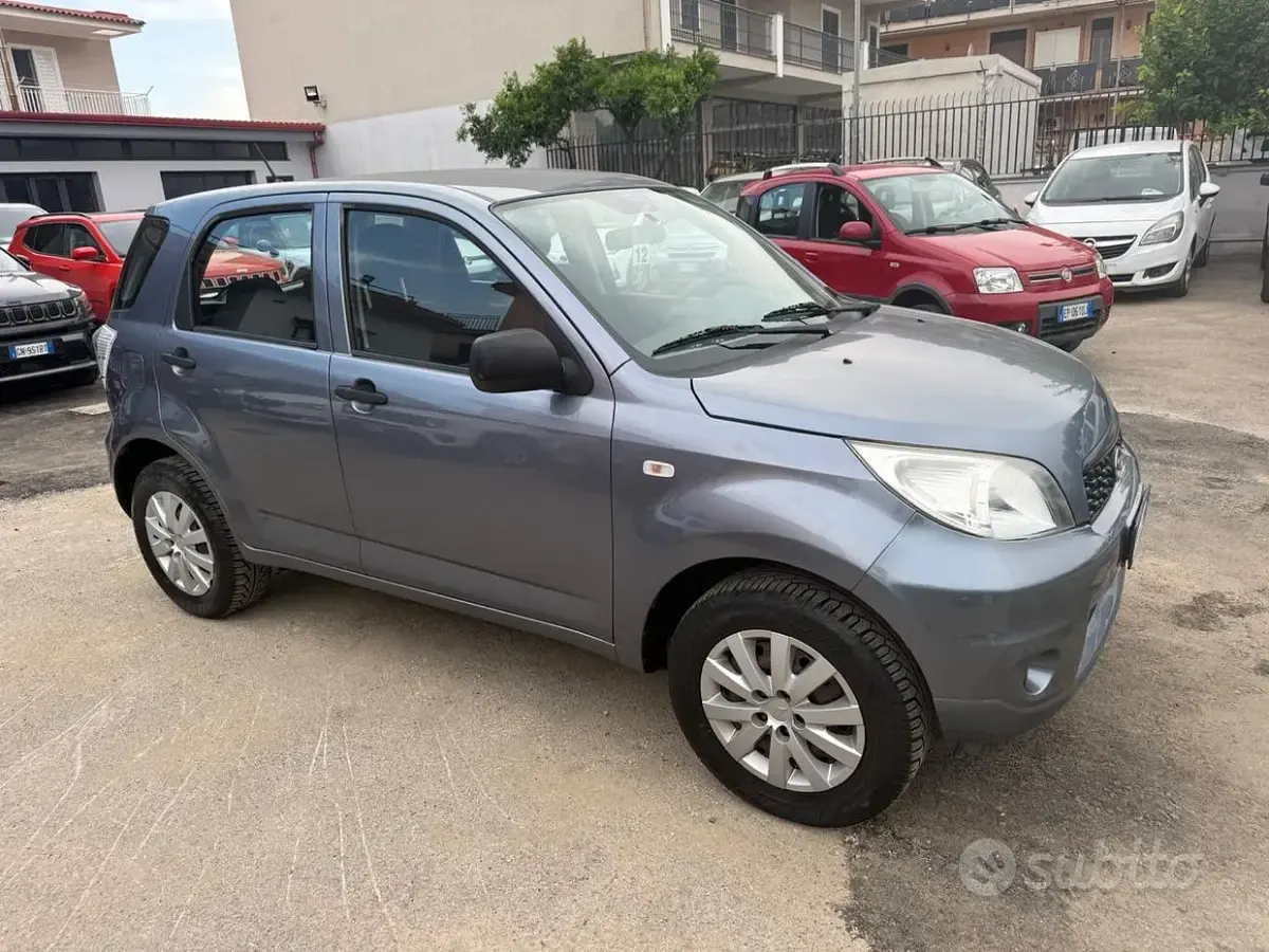 Usata Daihatsu Terios 102 CV (75 kW) 2011 Bluazzurro SUV
