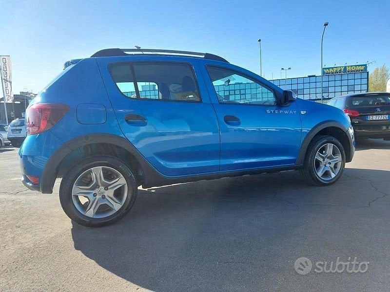 Usata Dacia Sandero Stepway 90 CV (66 kW) 2016 Azzurro Utilitaria