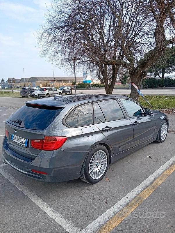 Usata BMW 318 Luxury Line 2013 Grigio Station wagon