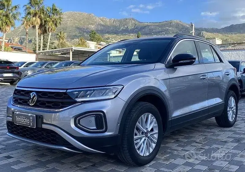 Usata VW T-Roc Life 116 CV (85 kW) 2025 Nero SUV