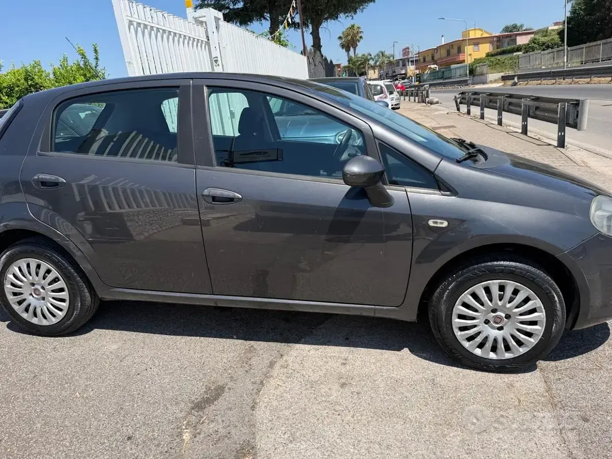 Usata Fiat Punto Evo Dynamic 70 CV (51 kW) 2011 Grigio Utilitaria