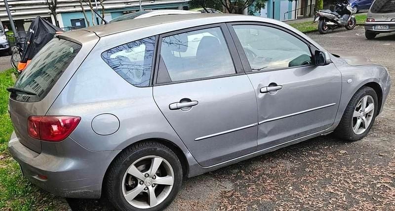 Usata Mazda 3 109 CV (80 kW) 2005 Grigio Berlina